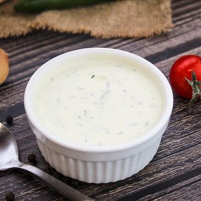 Соус чесночный в Три хинкали&Шашлык по цене 180 ₽