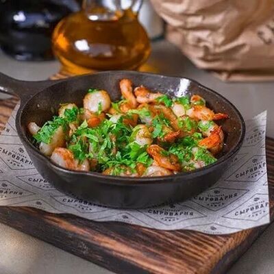Тигровые креветки с чесноком и петрушкой в Сыроварня по цене 1190 ₽