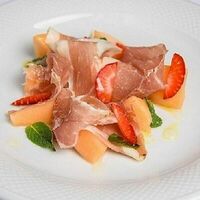 Прошутто с дыней в Villa Pasta