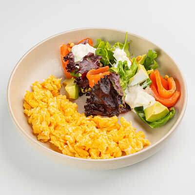 Из трех яиц(скрембл): Лосось, авокадо, страчателла в Южанин по цене 115000 сум