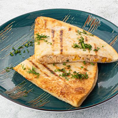 Кесадилия с курицей в Трикатель по цене 198 ₽