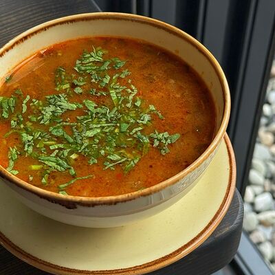 Харчо с говядиной в Фабрика хинкали по цене 594 ₽