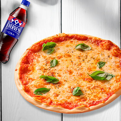 Пицца Маргарита и Evervess Кола в Перчини по цене 700 ₽