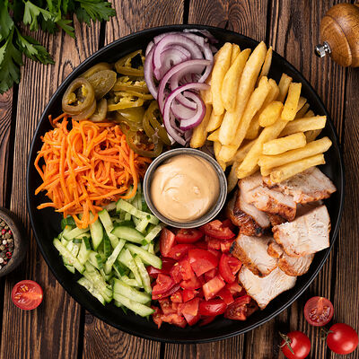 Шаверма на тарелке сырная в Кухня 91 по цене 564 ₽