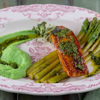 Лосось со спаржей и пюре из брокколи в Пиццерия Pizzamento по цене 1500 ₽