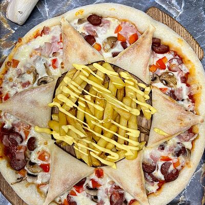 Пицца 2 в 1 в Три Шефа по цене 1000 ₽