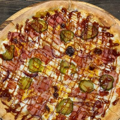 Пицца Бургер большая в Винъярд по цене 820 ₽