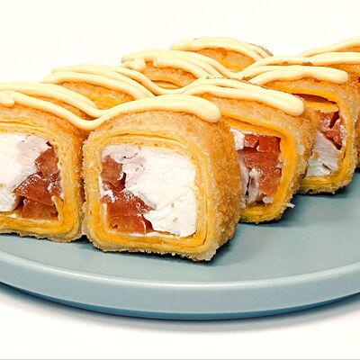 Жареный ролл Амиго в Ostrov по цене 589 ₽