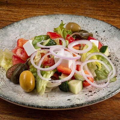 Салат из свежих овощей в Cernovar по цене 550 ₽