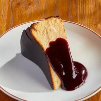 Чизкейк Сан-себастьян в BBQ beer restaurant