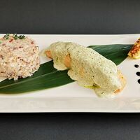 Лосось под пряным соусом с микс-рисом в Трюфель