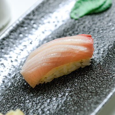 Суши Морской окунь в Under the sea по цене 330 ₽