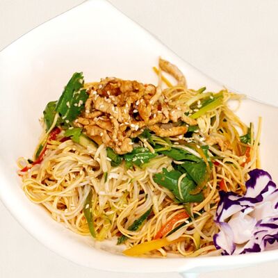 Салат по-пекински в Золотая панда по цене 828 ₽