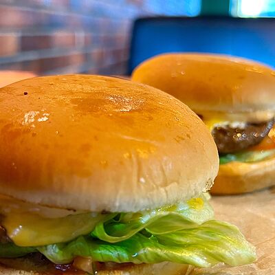 Сальса Бургер среднийв Мясьё Гриль l burgerz по цене 520 ₽