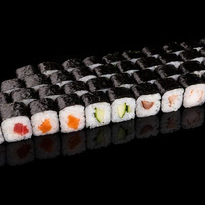 Мини-ассорти в Sushi & Rollzz по цене 1055 ₽