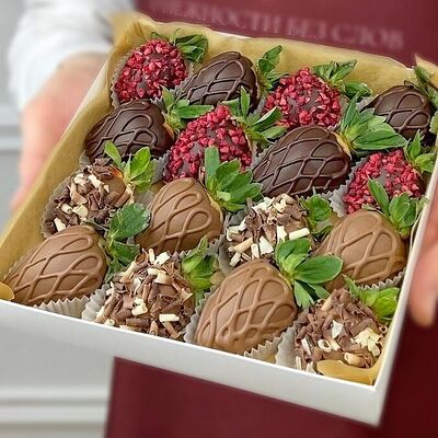 Клубника в шоколаде в наборе Джанго в Chocoboom по цене 3974 ₽