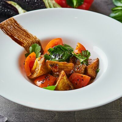 Хрустящий баклажан с помидорами в Ресторан Яуза по цене 650 ₽