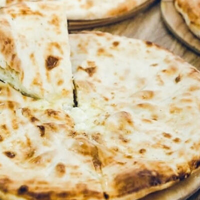 Осетинский пирог с сыром в Бо-Бо по цене 660 ₽