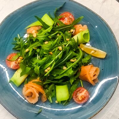 Салат из семги шеф-посола в Шафран по цене 980 ₽