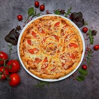 Пицца Маргарита в BASEMENT