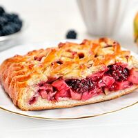 С яблоком и ежевикой (половина пирога) в Линдфорс