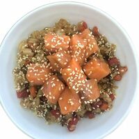 Тяхан с семгой Wok в Бегемот