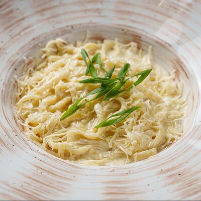 Спагетти с сыром в Гастробар Феллини по цене 390 ₽