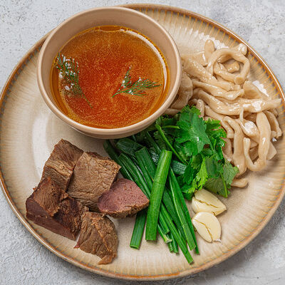 Гальнаш с говядиной и чесночным бульоном в Курагадиван по цене 950