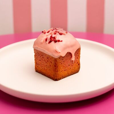 Кекс Ягодный чай с клубникой в Муза по цене 260 ₽