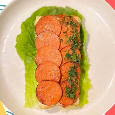 Омлет с сулугуни и пепперони в Фанки Франки по цене 380 ₽