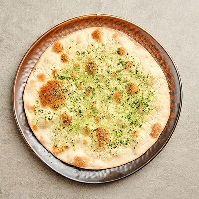 Фокачча с соусом песто и сыром пармезан в Pivino по цене 220