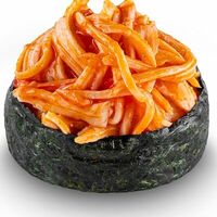 Острый гункан с крабом в Белый рис
