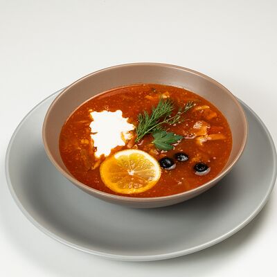 Солянка мясная сборная в Золотой причал по цене 380 ₽