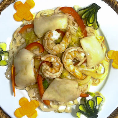 Фо с жареными морепродуктами в Pho +84 по цене 600 ₽