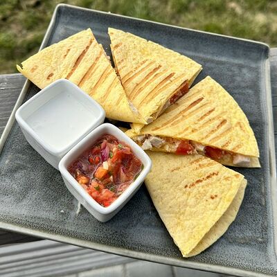 Кесадия куриная в Причал by АкваЛэнд по цене 520 ₽