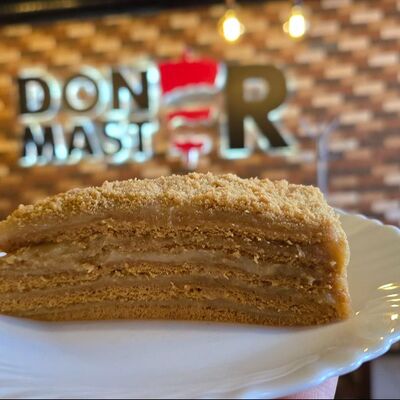Торт Медовик в Донер Мастер по цене 250 ₽