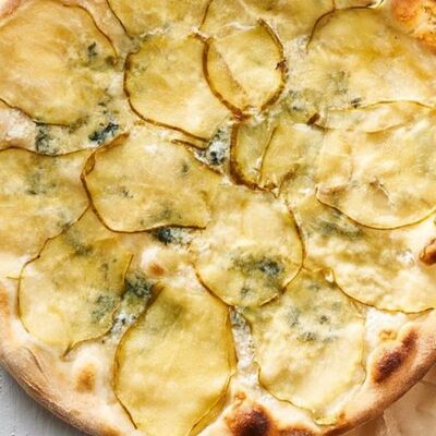 Пицца с грушей в Чентуриппе по цене 755 ₽