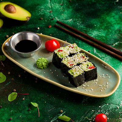 Raw Роллы Калифорния в Авокадо по цене 625 ₽