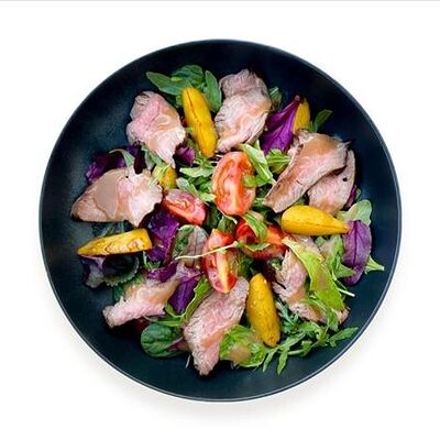 Салат с ростбифом в Место Про Тесто по цене 595 ₽