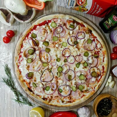 Пицца Фирменная в Время есть PIZZA по цене 780 ₽