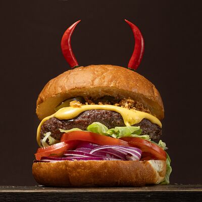 Чили Бургер в Реальные бургеры по цене 890 ₽