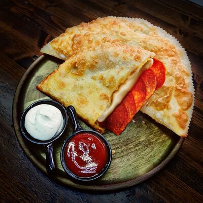 Чебурек с пеперони и сыром в Pro чебуреки по цене 230 ₽