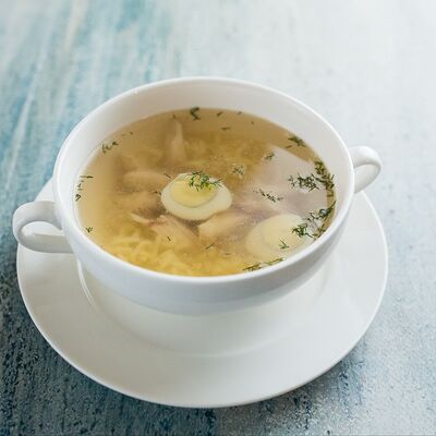 Куриный суп с перепелиным яйцом в Активити парк по цене 330 ₽