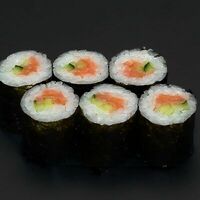 Мини-ролл с копченым лососем в Total Sushi