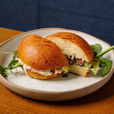 Сэндвич с щёчками в Кристалл по цене 520 ₽