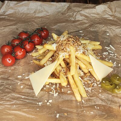 Фри с пармезаном и криспи лукомв Биг Хот-дог по цене 320 ₽