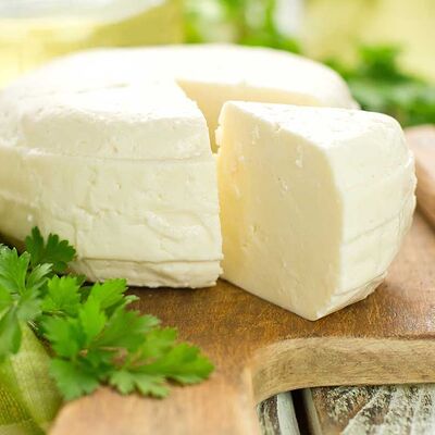 Адыгейский фермерский сыр в Зелёный Домик по цене 280 ₽