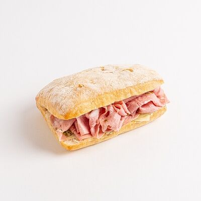 Сэндвич с мортаделлой, пармезаном, соусом песто и трюфельным кремом в Британские Пекарни по цене 470 ₽