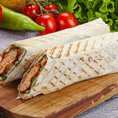 Шаурма с куриным люля в лаваше XL в Кафе Уют по цене 698 ₽