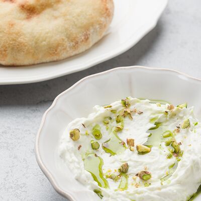 Дзадзики с лепешкой в Август бистро по цене 420 ₽